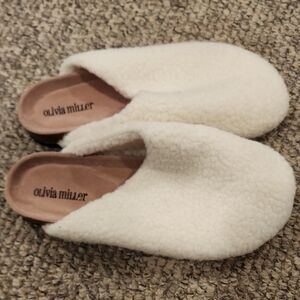 Olivia Miller Cream Slippers